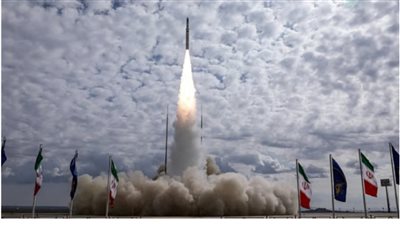 فرنسا وألمانيا وبريطانيا ينددون بإطلاق إيران قمر ثريا الصناعي