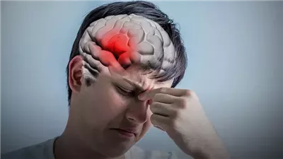 حالة طبية طارئة تهدد الحياة، الأعراض الأولية لنزيف الدماغ