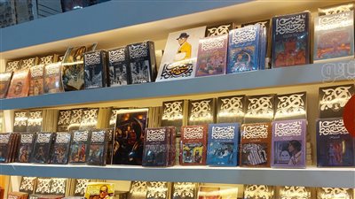 إصدارات نجيب محفوظ وحقائبه تزين معرض القاهرة الدولي للكتاب، تعرف على أسعارها (صور)