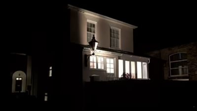 معركة قضائية في بريطانيا بسبب مصباح كهربائي