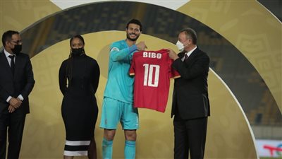 الخطيب يدعم الشناوي هاتفيا بعد منظار الكتف 