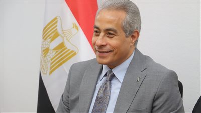 أبرز قرارات وزير العمل في أسبوع.. ميكنة الخدمات المُقدمة للمواطنين.. ومناقشة مشروع قانون العمل الجديد 