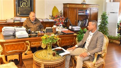 محافظ أسيوط يوجه بفتح معارض السلع المخفضة وتحرير محاضر وتوقيع غرامات لمحاربة الاحتكار