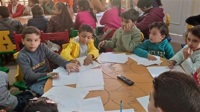 تنمية مهارات وورش علوم وتحسين اللغات خلال الأجازة بمكتبة دمنهور