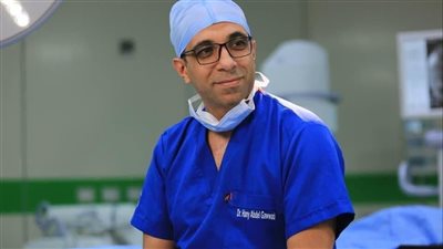من هو الطبيب هاني عبد الجواد الذي ثار له نجيب ساويرس؟ 