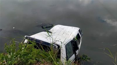 إصابة 14 شخصا في حادث انقلاب سيارة بترعة الإسماعيلية (صور) 