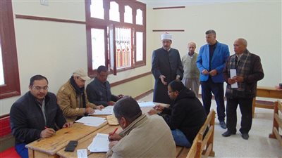 رئيس منطقة سوهاج الأزهرية يتفقد أعمال تصحيح الشهادتين الابتدائية والإعدادية 