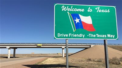 تكساس الأمريكية تبني قاعدة عسكرية قرب الحدود مع المكسيك