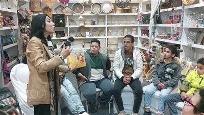 تفاعل أطفال من ذوي الاحتياجات الخاصة مع قصص سماح أبو بكر بمعرض الكتاب 