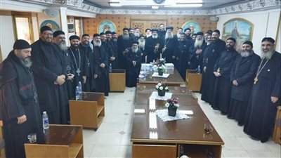 2 من أساقفة الكنيسة يحضرون الاجتماع الشهري لكهنة عزبة النخل