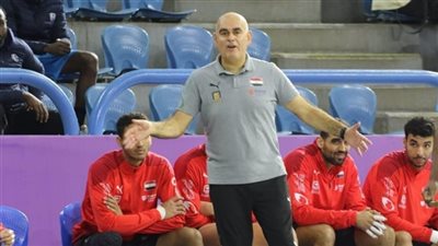 كرة اليد، كارلوس باستور يقدم أوراق اعتماده مديرا فنيا لمنتخب مصر
