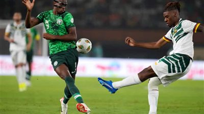 لوكمان يتقدم بالهدف الأول لنيجيريا في شباك الكاميرون بأمم إفريقيا