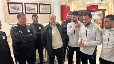 العطار يجتمع ببعثة منتخب الشاطئية قبل السفر إلى عمان
