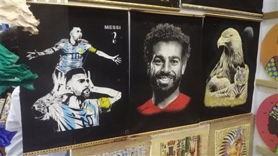 صلاح وميسي والكينج.. أبرز أفكار فن الرسم في معرض ديارنا بالأقصر (صور)