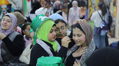 وسط حضور جماهيري كبير، انطلاق فعاليات اليوم الرابع لجناح الأزهر بمعرض الكتاب (صور)