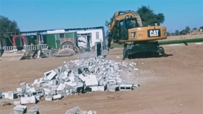 إزالة 33 حالة تعد على أراضي زراعية بأسيوط 