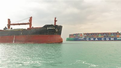 أسامة ربيع: انتهاء أعمال إصلاح بدن سفينة الصب الجاف ZOGRAFIA بترسانة السويس 