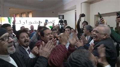 وقفة داخل الموسيقيين لمطالبة مصطفى كامل بالتراجع عن الاستقالة (فيديو) 