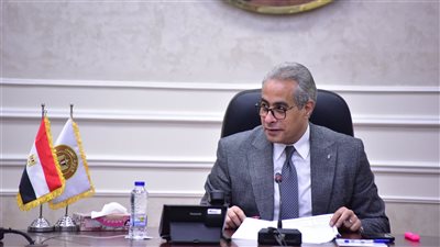 وزير العمل يتابع مع اللجنة القانونية الملاحظات الواردة على مشروع قانون العمل