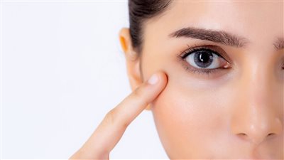 كريم طبيعي لعلاج الهالات السوداء وتغذية البشرة ومقاومة التجاعيد 