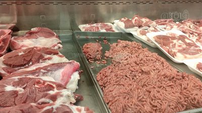 التموين تواصل ضخ اللحوم بالمجمعات الاستهلاكية استعدادا لعيد الأضحى (فيديو)