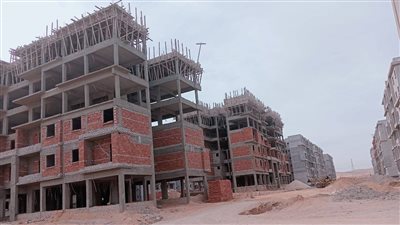 رئيس جهاز القاهرة يكشف أعمال تنفيذ شقق الإسكان المتوسط وأعمال طرق التجمع السادس 