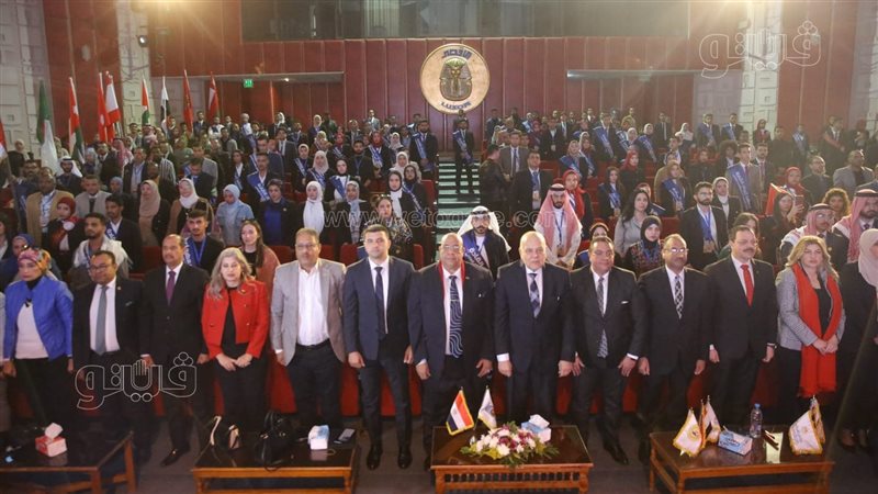 أثناء الحفل، فيتو