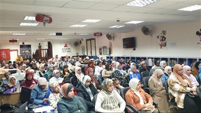 ندوة عن صناعة الترجمة الحديثة بمكتبة مصر العامة بأسيوط (صور) 