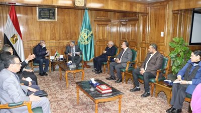 محافظ القليوبية يبحث سبل التوسع في إنشاء محطات وقود جديدة