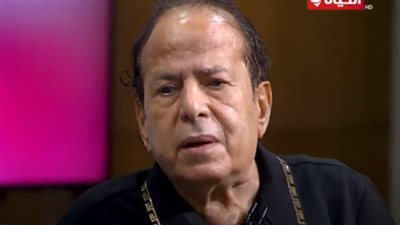 مصطفى كامل يعلن وفاة الفنان عادل الفار