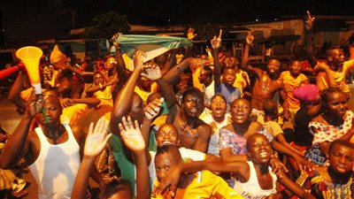 فيتو ترصد فرحة الشارع الإيفواري بتأهل منتخبهم لدور الـ 8 لأمم إفريقيا (فيديو) 