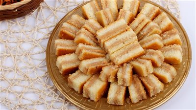 طريقة عمل البسبوسة بالتوفي، حلوى مبتكرة ولذيذة 