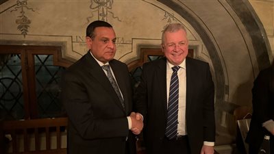 وزير التنمية المحلية يبحث مع وفد ألماني سبل التعاون في مجال المخلفات