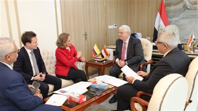 أيمن عاشور يؤكد أهمية الشراكة في المجالات العلمية والبحثية بين مصر وكولومبيا