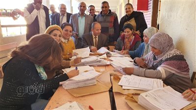 تعليم الأقصر لمصححي الشهادة الإعدادية: بين يديكم حصاد شهور من جهود الطلاب (صور)