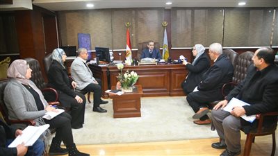 محافظ الغربية يناقش مشروع موازنة العام المالي الجديد 2024-2025