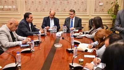 حقوق الإنسان بالبرلمان والخارجية يتعاونان للتواصل مع البرلمانات الدولية لفضح الجرائم الإسرائيلية