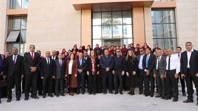 وزيرة التخطيط ومحافظ الوادي الجديد يتفقدان منشآت العاصمة الإدارية للمحافظة 