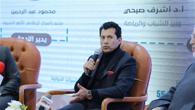 وزير الرياضة: الشباب يعاني 
