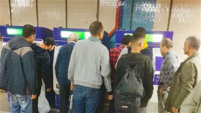 خطوة بخطوة، طريقة الحصول على تذاكر المترو من ماكينات TVM (فيديو) 