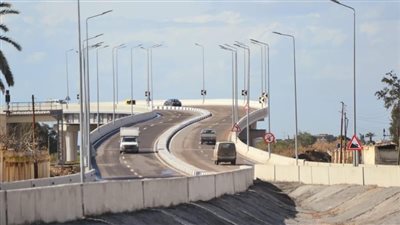 بدء التشغيل التجريبي لكوبري مزلقان أبو حمص بالبحيرة (صور)