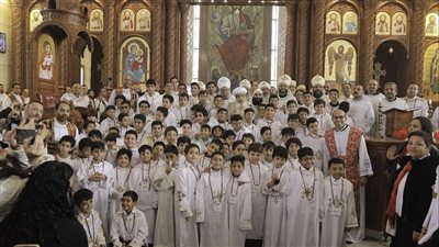 الانبا دانيال يرسم شمامسة جددا لكنيسة القديس الأنبا أنطونيوس بالمعادي