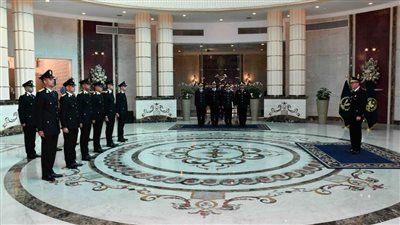وزير الداخلية يصدق على تخريج طلبة الدور الثاني بكلية الشرطة 