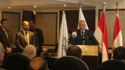 شاهد لحظة افتتاح محافظ الجيزة لمعرض الحرف التراثية والمنتجات اليدوية بالدقي