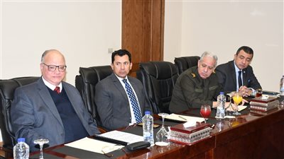 وزير الرياضة يناقش ملف تطوير منشآت استاد القاهرة والفرص الاستثمارية