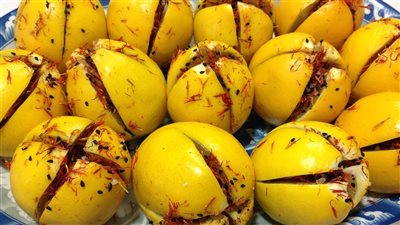 طريقة عمل الليمون المعصفر، باحترافية وخطوات بسيطة