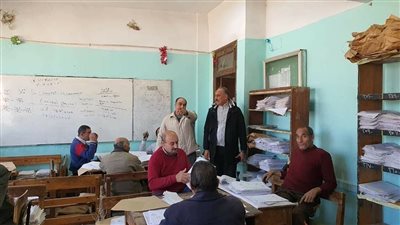 استمرار رصد وجمع الدرجات فى كنترول الشهادة الإعدادية بالمنوفية