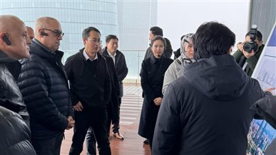 وزير الإسكان يتفقد منطقة الأعمال المركزية والحدائق الأولمبية بمدينة 