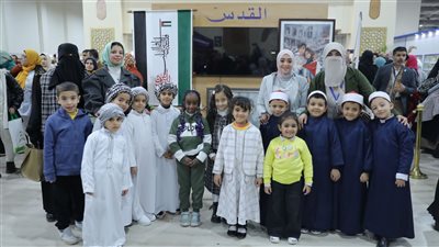 طلاب الأزهر يبدعون في حب مصر ويبهرون زوار معرض الكتاب (صور)