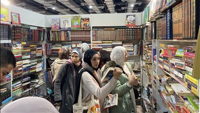 ليست إصدارات رخيصة فقط.. أغلى 5 مؤلفات في مكتبات سور الأزبكية بمعرض الكتاب يبلغ إحداها 30 ألف جنيه